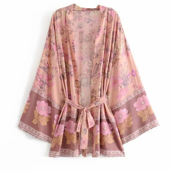 Tops - last one! Wild Bloom Floral Gypsy Kimono Robe
